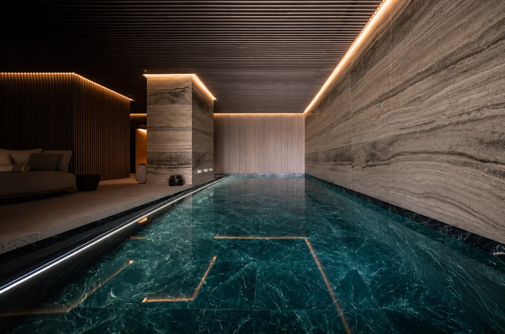 Villa Jay-Tona private lap pool