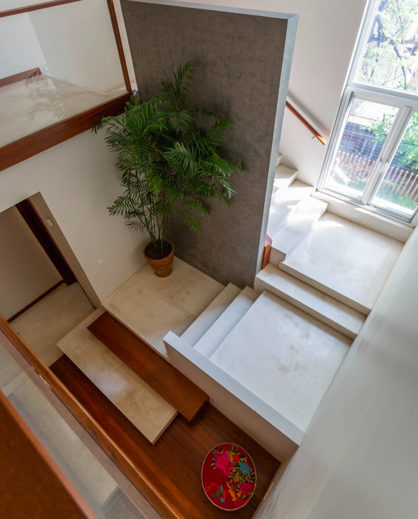 Villa Jay-Tona sculptural marble and timber staircase